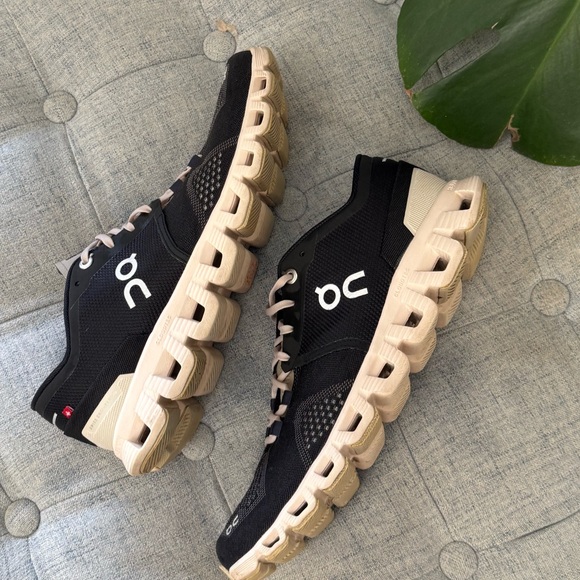 On Cloud X Black/Pearl Woman’s Running Shoes Size 8.5 Good Condition Retail $160 - Picture 6 of 12